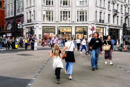 Oxford Street devine pietonală.