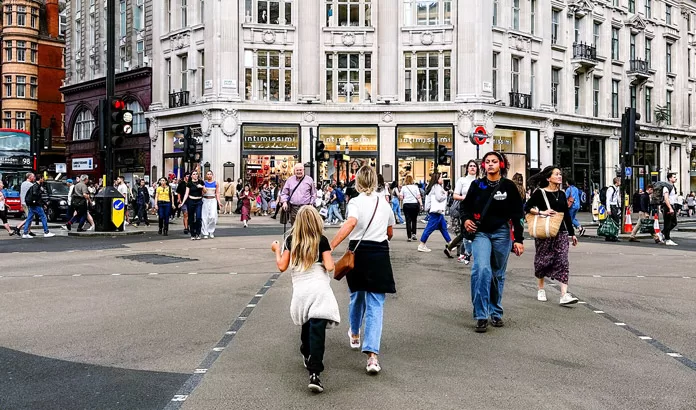 Oxford Street devine pietonală.